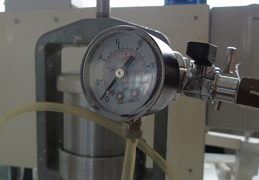 Analisi ad alta pressione (100 psi per 30minuti) mediante filtropressa baroid